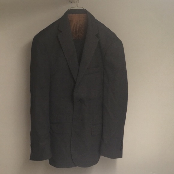 Jos A Bank suit. Only worn a few times